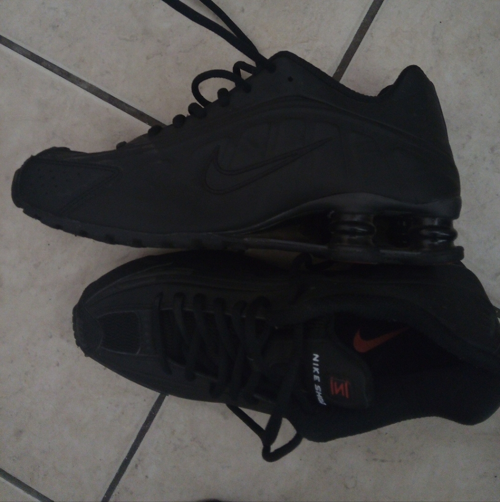 Nike Men's Black Athletic Sneakers
